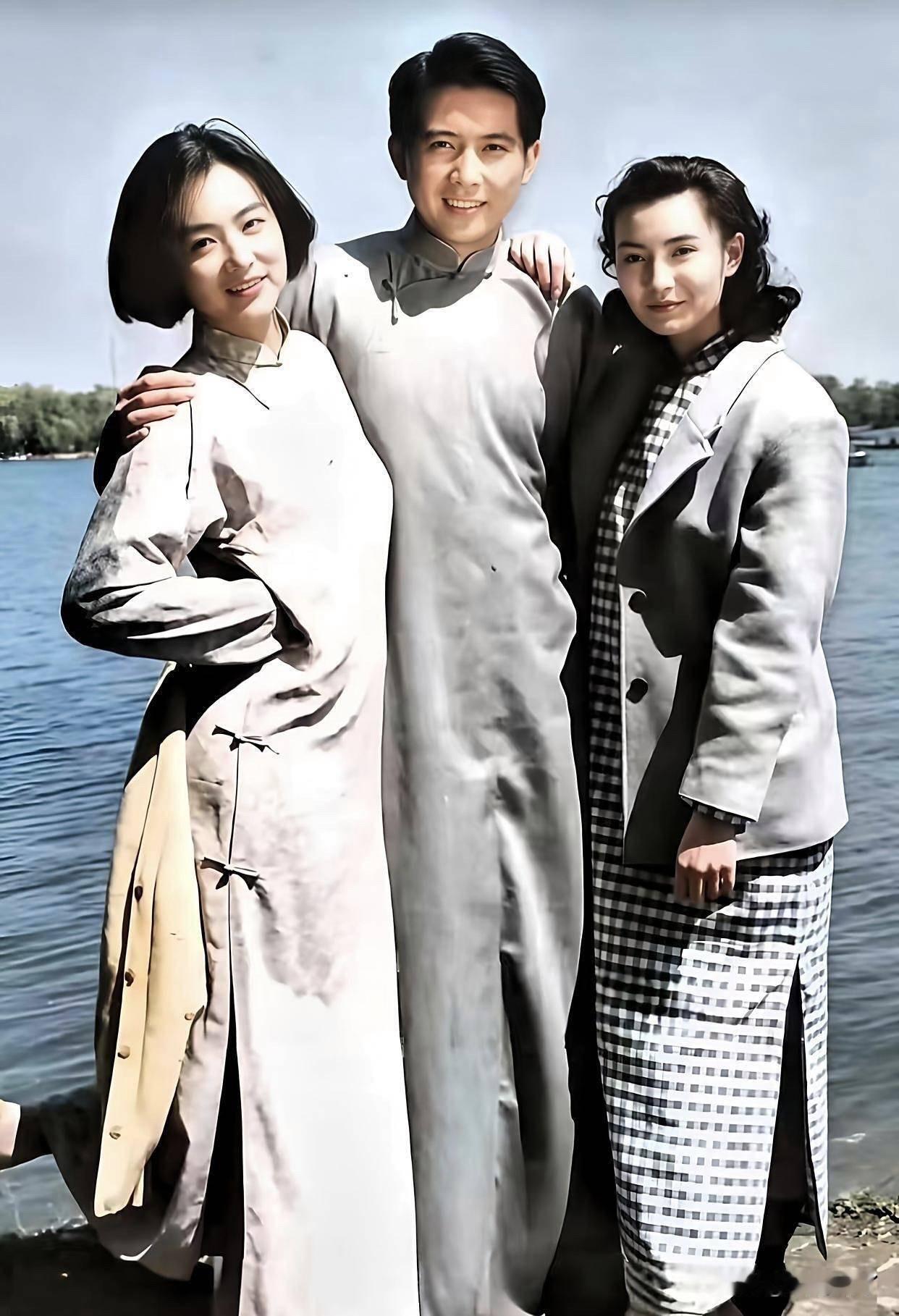 深挖《滚滚红尘》时期神仙同框！1990年金马盛典，林青霞、张曼玉依靠《滚滚红尘
