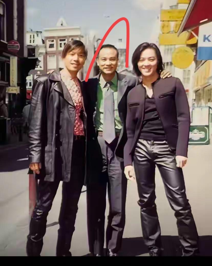 娱乐圈唯一一个比郑伊健还霸气的男人，不接受反驳。