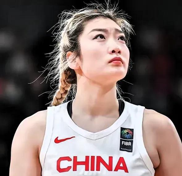 李梦如今的现状其实让人觉得挺可怜的！为啥这么说了，虽然还有些死忠粉一直支持她，
