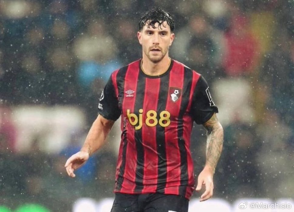 都灵体育报：尤文图斯为塞内西开出了税后年薪300万欧元的报价。这位大阿帝星已基本