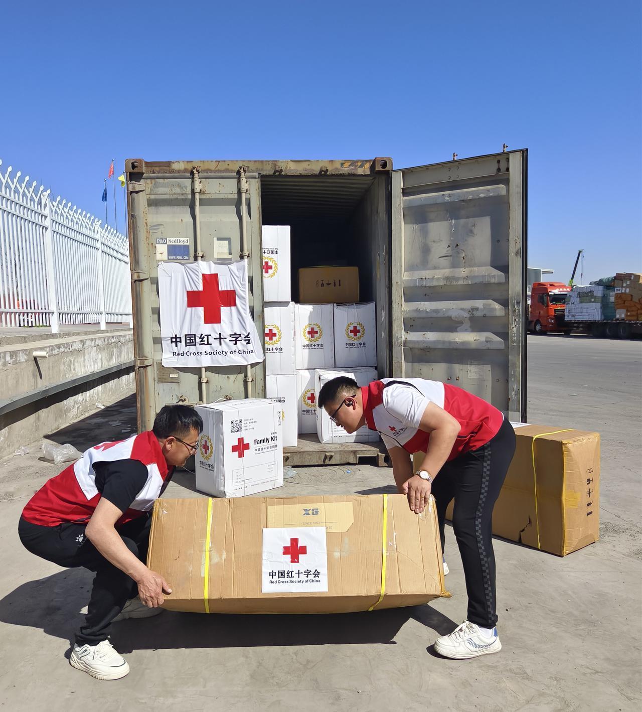 为什么红会号召捐款大家越来越不积极？其实我想说，红会现在都是给企业走账的，所以对