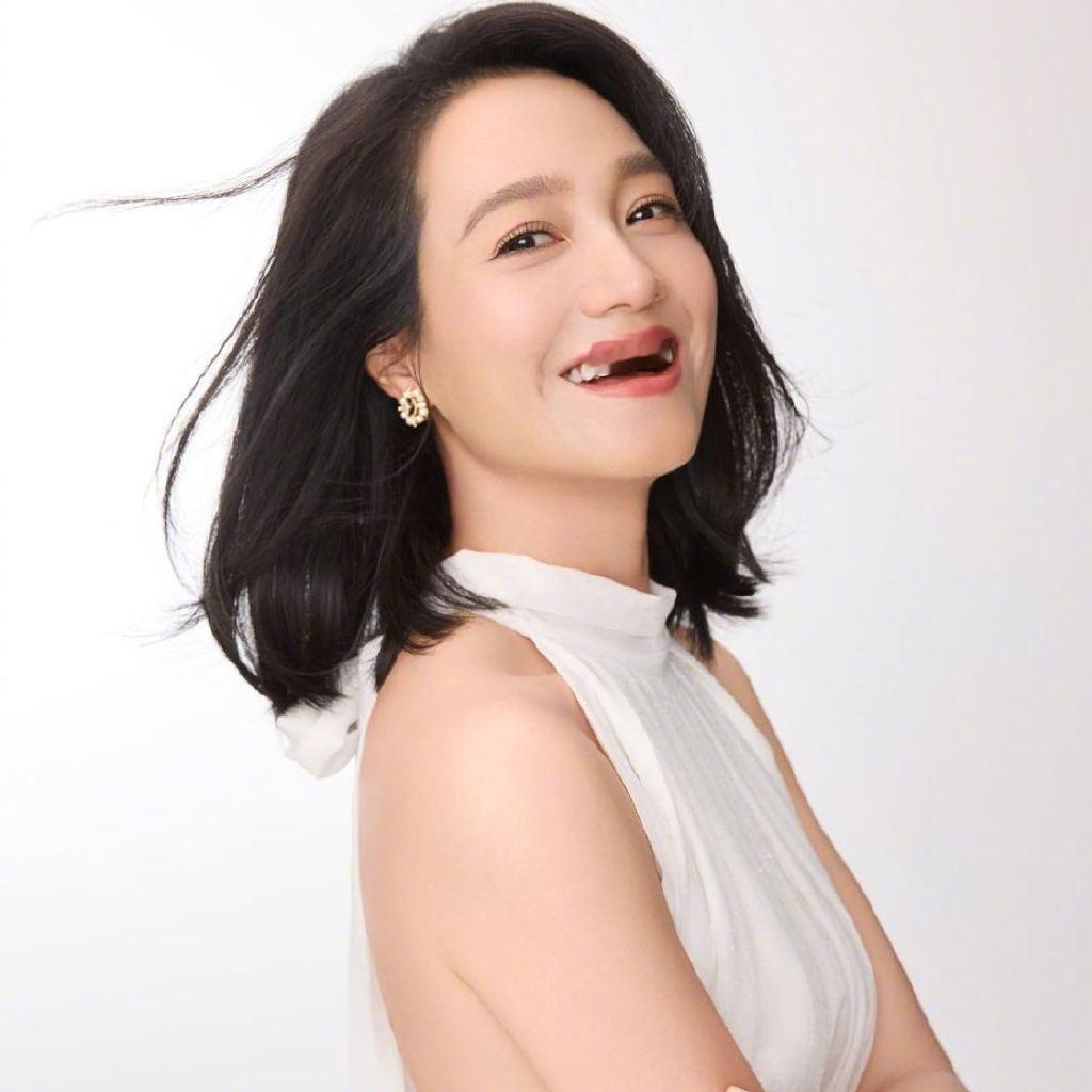 朱丹道歉：没有让女儿留级，而是让女儿接受混龄教育（3-7岁小中大班一起上学）。所