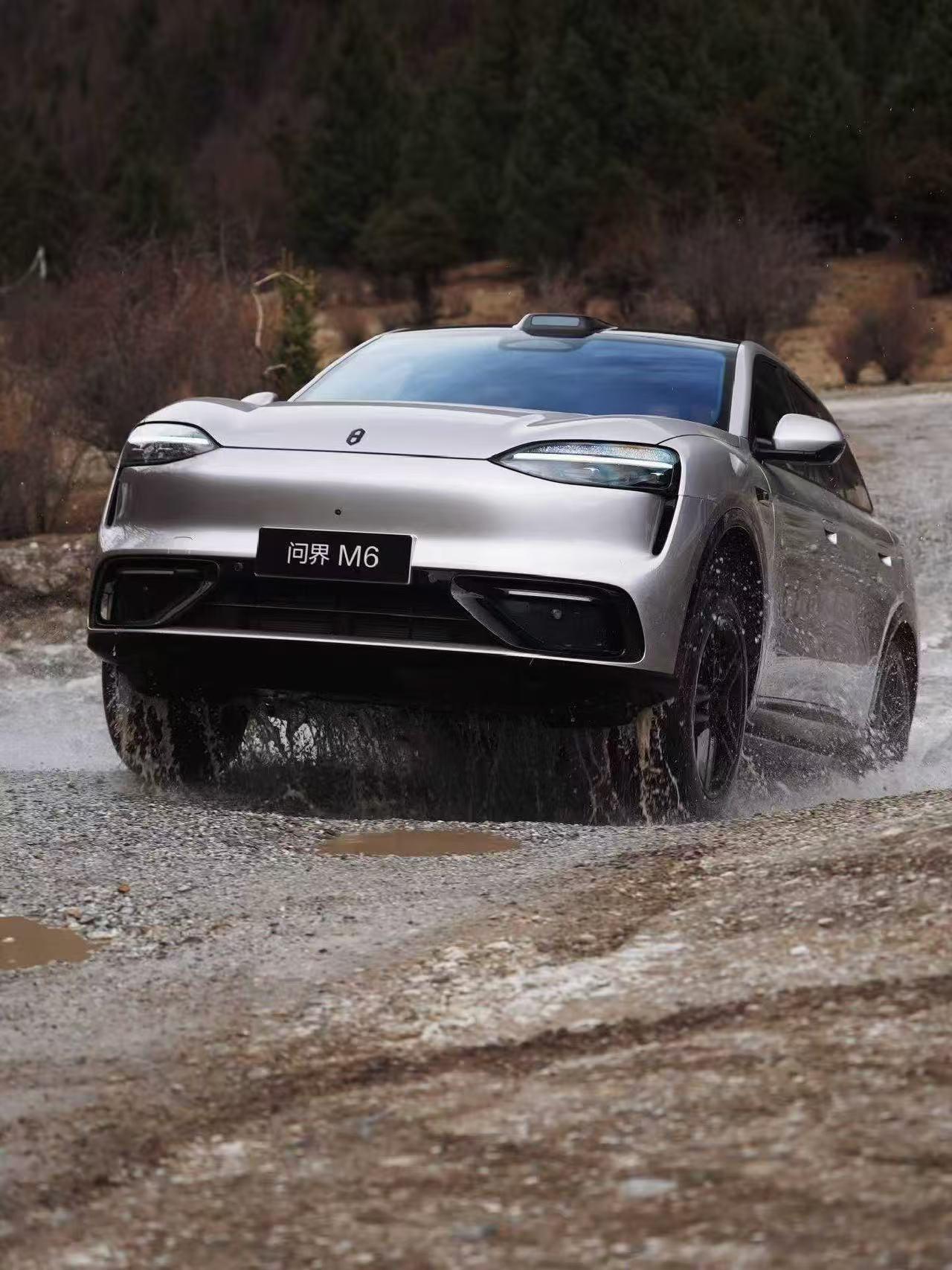 问界M6实测关门前后反差太大，预售订单破10万真不意外刷视频刷到一个博主实测问