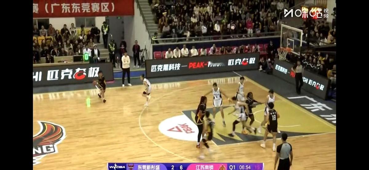 WCBA新赛季揭幕战，东莞女篮主场88比73拿下了江苏女篮。比赛结果不意外，
