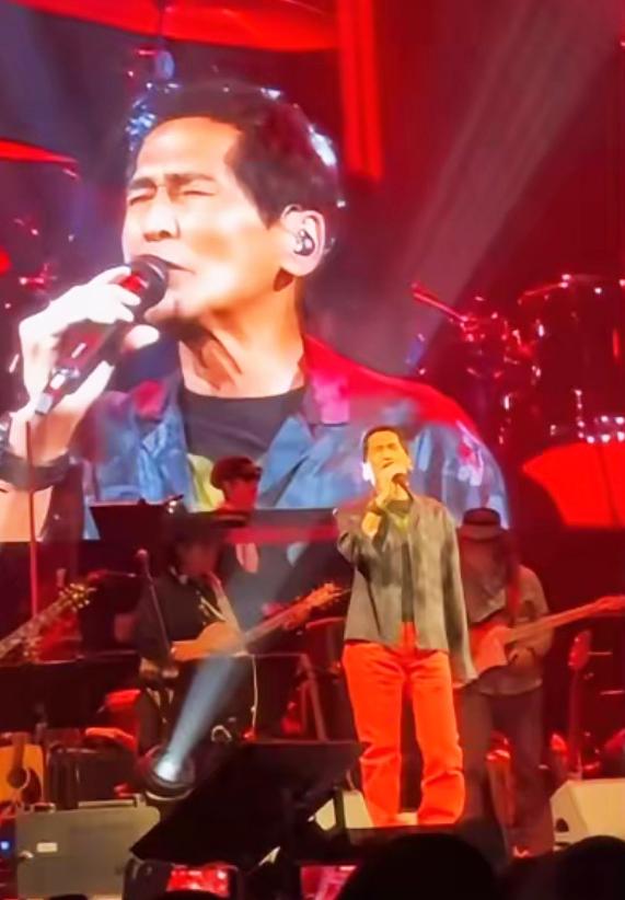 66岁齐秦，在拉斯维加斯被当众问起王祖贤，全场死寂17秒。他没接话。只是转过身