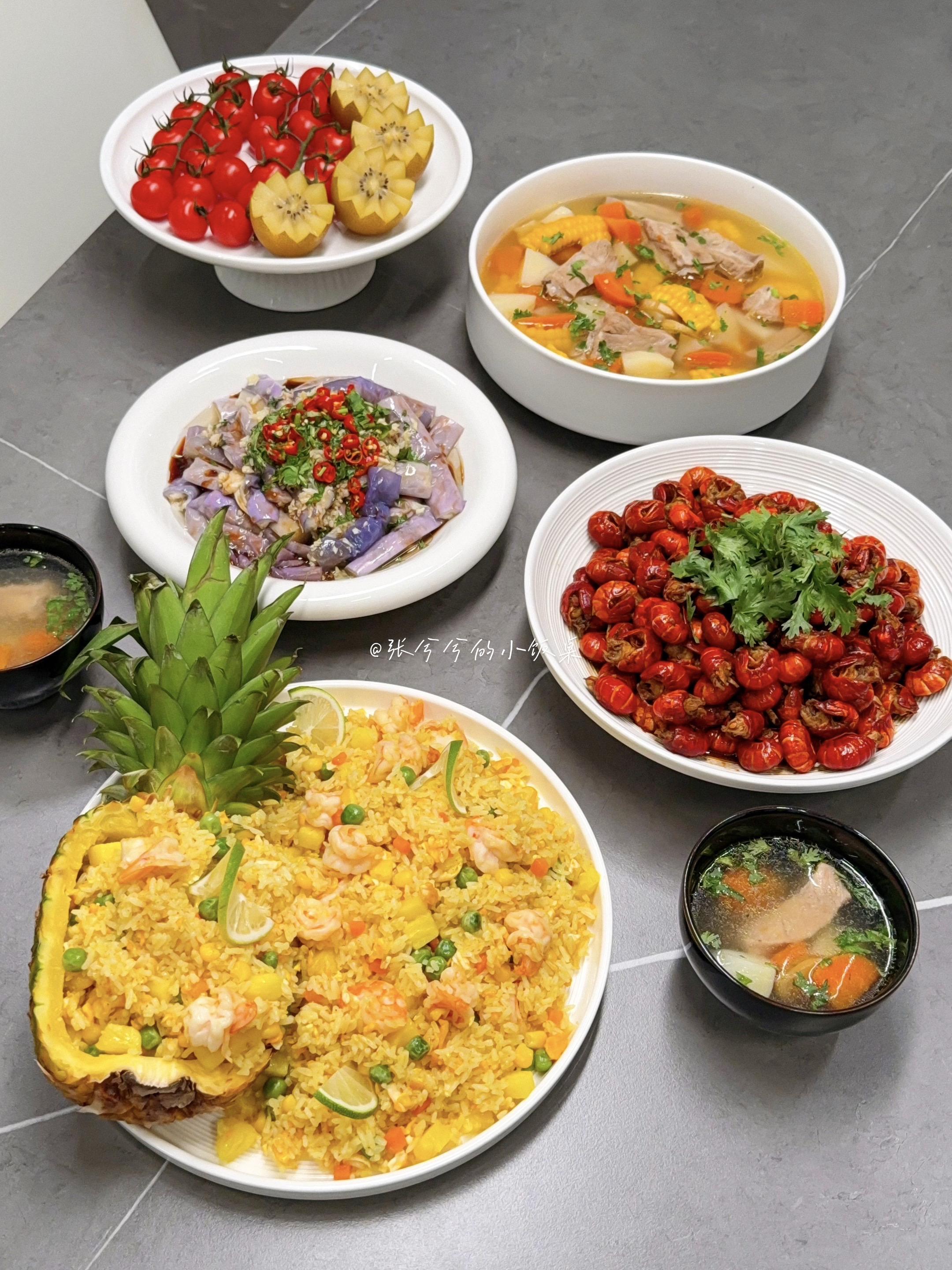 宅家自制夏日开胃美食。最近这天儿，别说做饭了，连嚼东西都觉得费劲 看着...