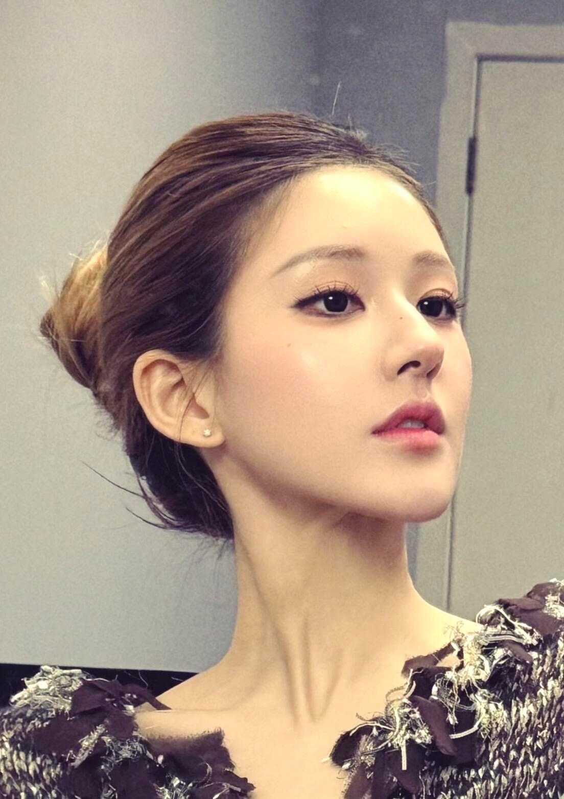 这个骨相的含金量…真的好优越皮相骨相贴合得好绝​​​