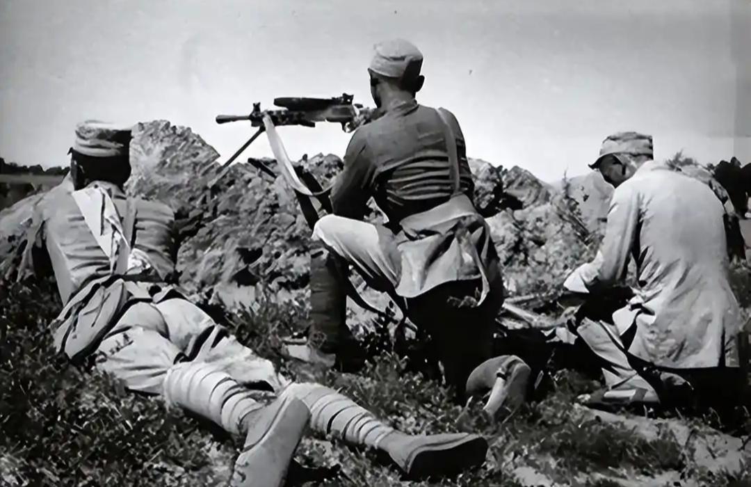 了解解放战争的朋友都知道，粟裕打仗厉害，但之前总有些小插曲，孟良崮战役时许世友对