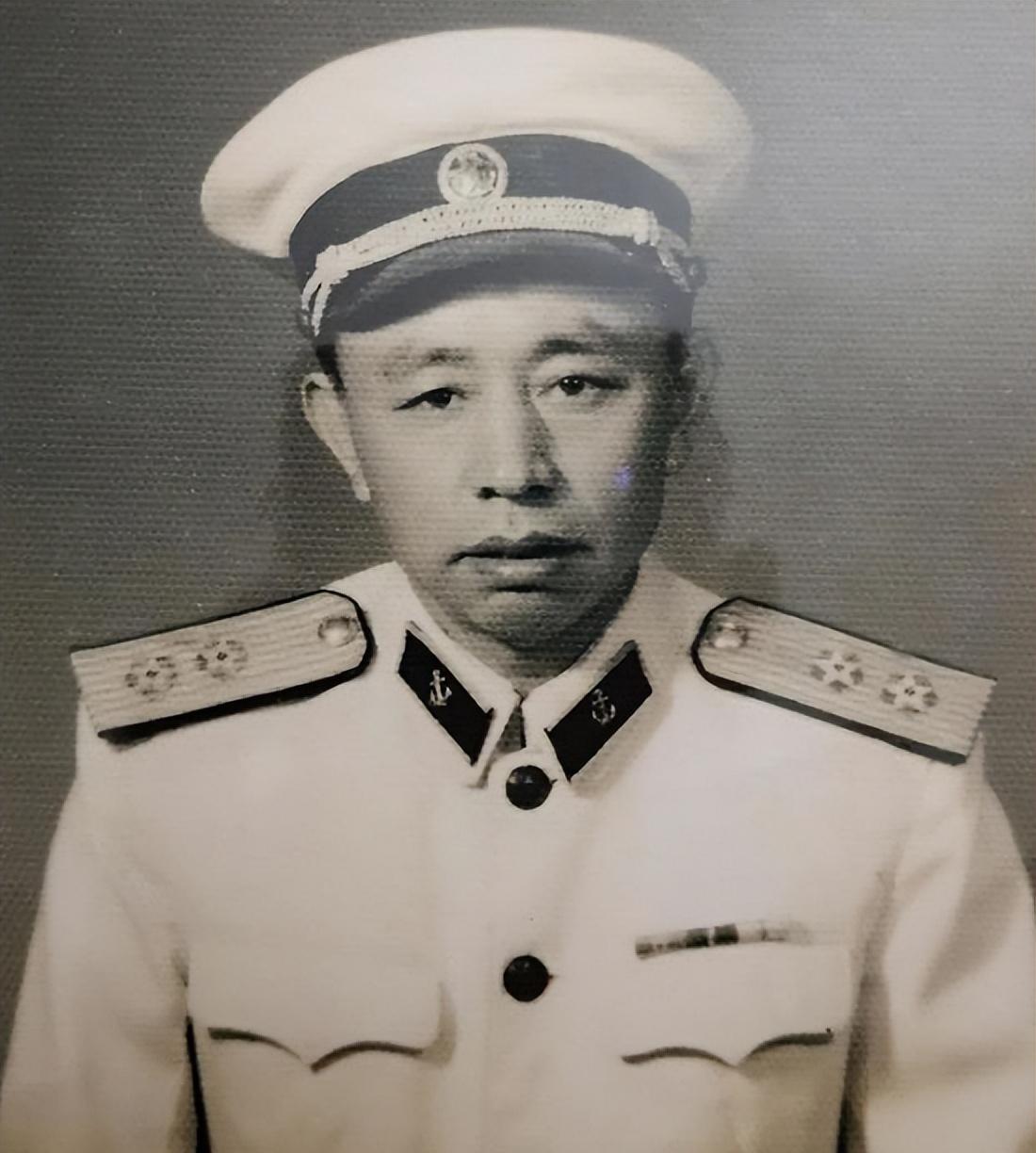 六五年，一份海战经验报告递交中南海，毛主席阅后忍俊不禁：“方正平行哩”是何来由？