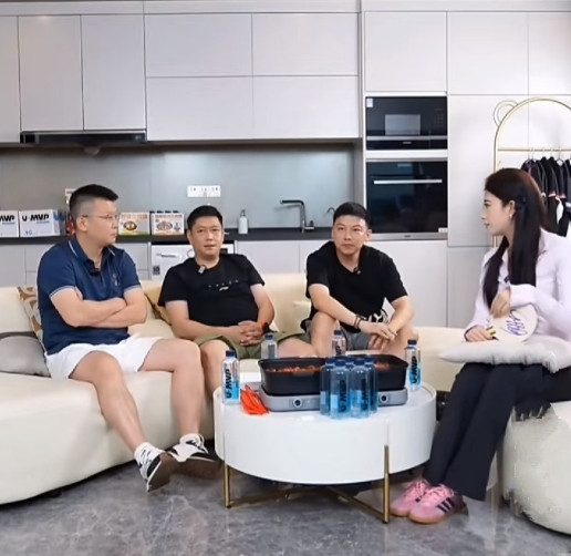 差点要笑死在邱贻可的直播间里，人人都羡慕coco，但是人人都成不了他，光这一