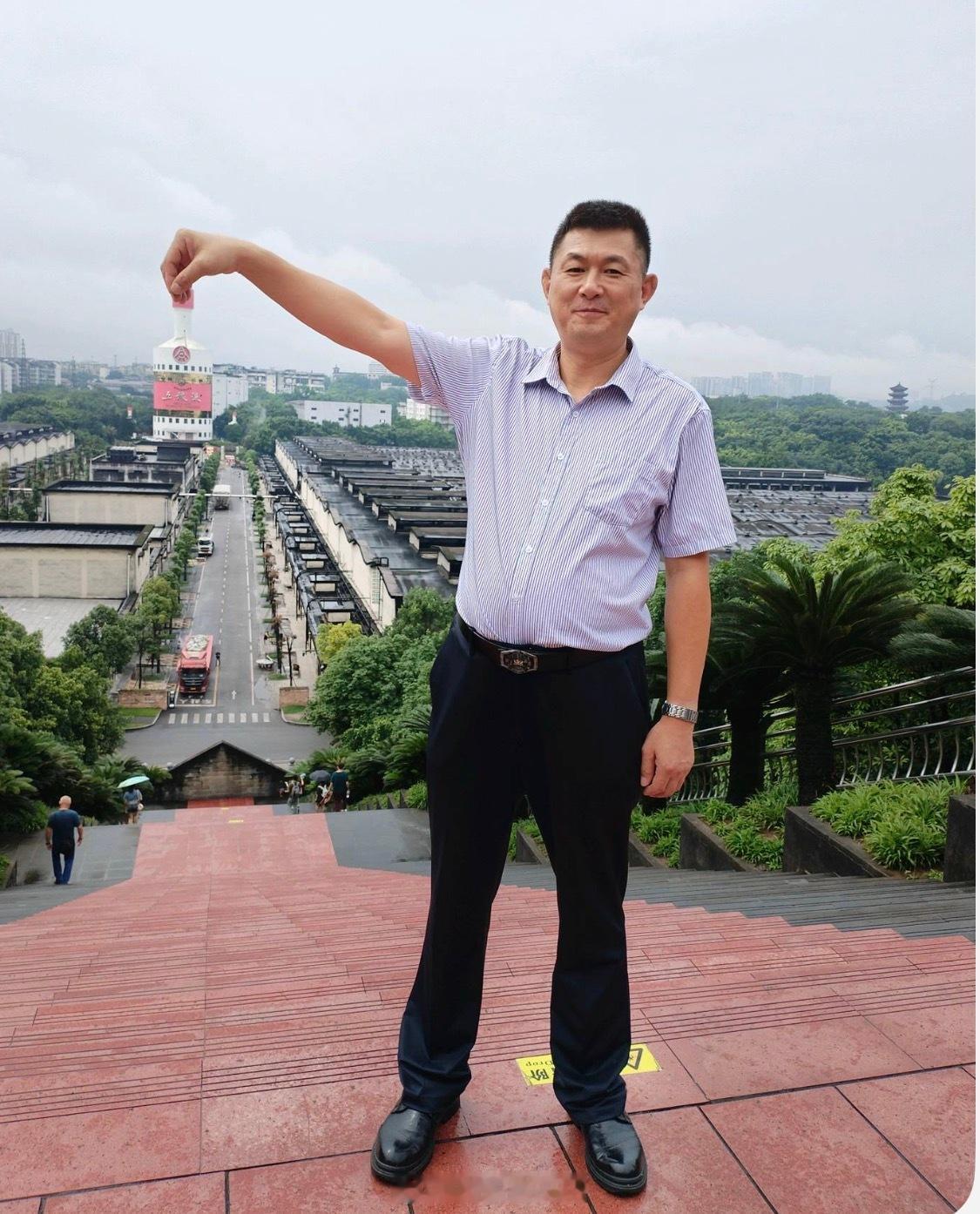 肖战差一点就叫肖赞了肖战凭什么能一直红？我研究了他十几段采访，发现一个可怕的真