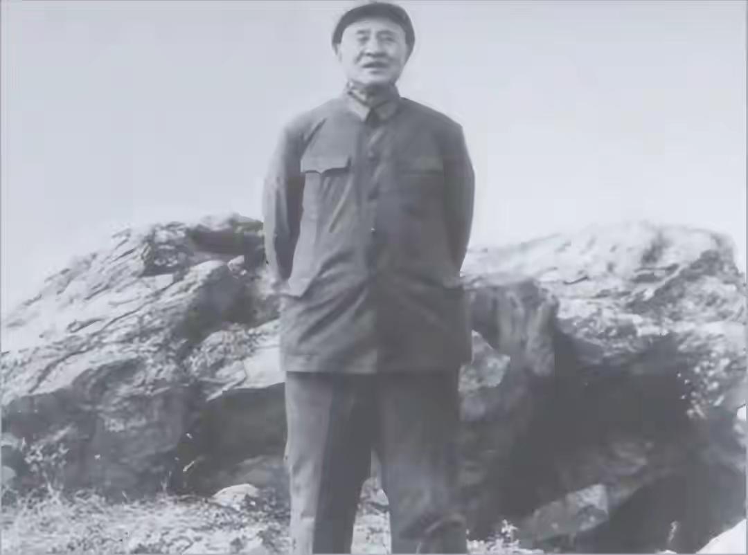 1947年，胡奇才警卫员在朝鲜遇刺，五年后他才知凶手目标是他自己。1947年
