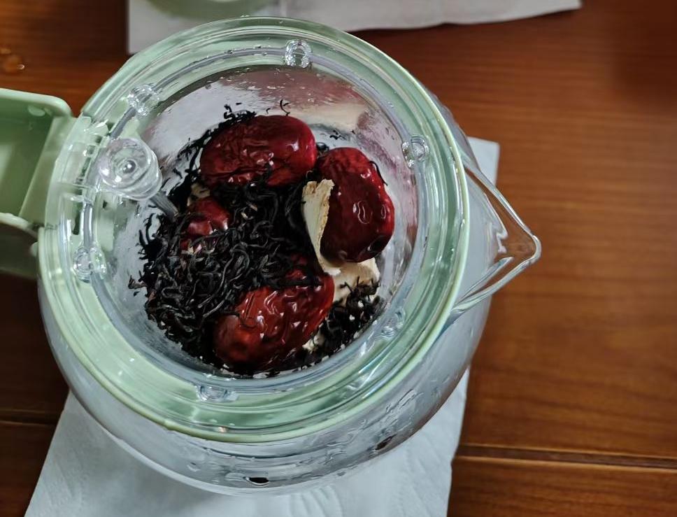 过年了，不同的家庭，走亲戚的方式，也是不一样的。我这边，我爸妈会去维护他们兄弟姐