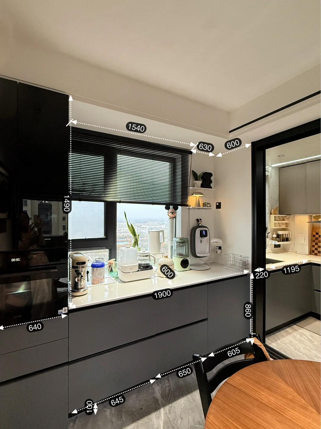 小户型2.5米靠窗餐边柜，普通人的餐厨一体