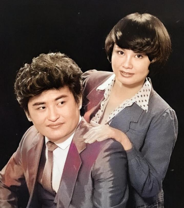 1987年，湖南台资深美女主持人卢璐拿着刘欢的亲笔分手信泪如雨下。她实在想不到，