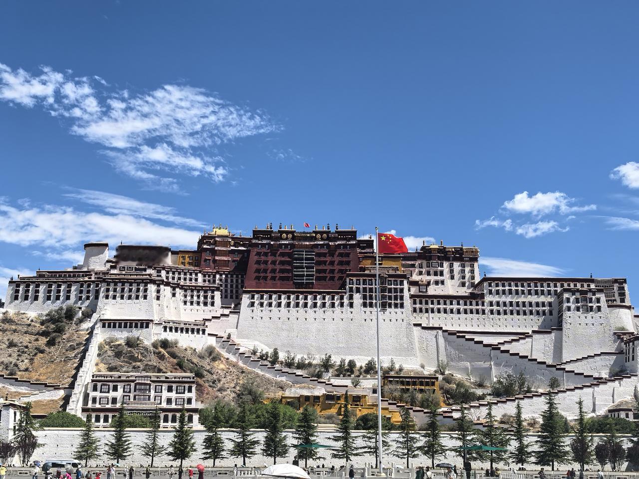 拉萨第三日：朝圣布达拉宫，品读雪域历史我们下榻在八廓街周边的酒店