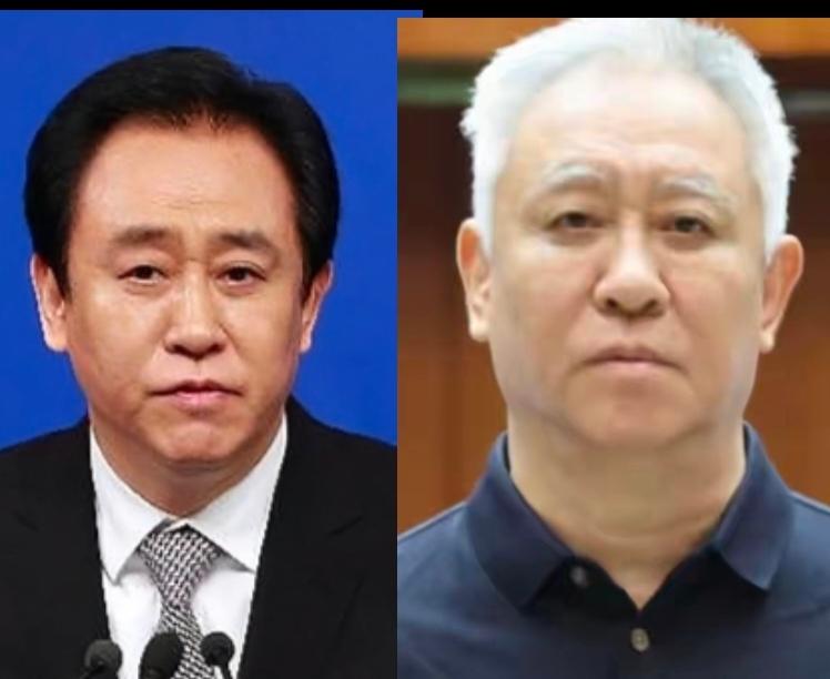 许家印还长精神了！他只是头发白了，但感觉头皮那里是黑的，比以前还胖了点，审判的