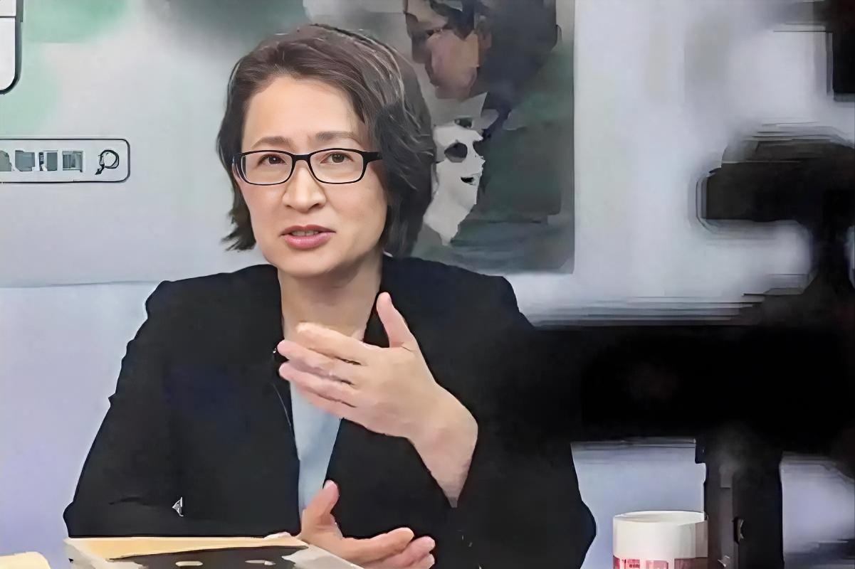 萧美琴关于“以武拒统”的表态。8月26日台媒报道，萧美琴接受专访时，从军事安