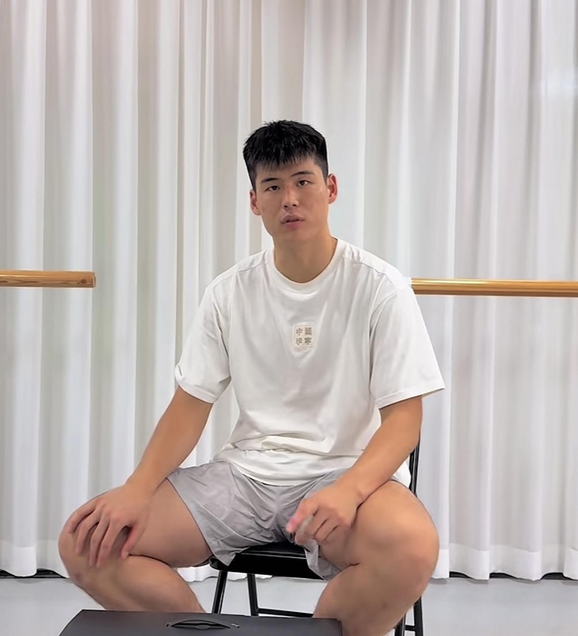 亚科夫列维奇惊出冷汗！在和蒙古球队进行的内部热身赛中，广东男篮年轻球员陈家政