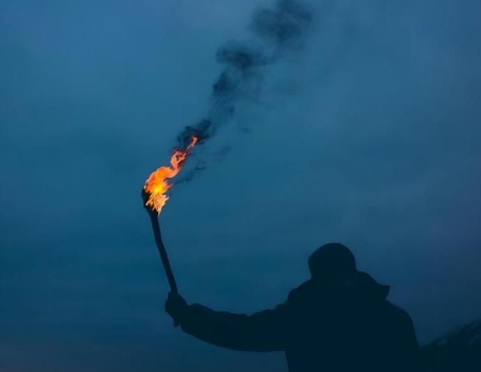 伊朗圣火令开始发挥效力？当地时间3月10日凌晨，美国驻加拿大多伦多总领事馆遭遇
