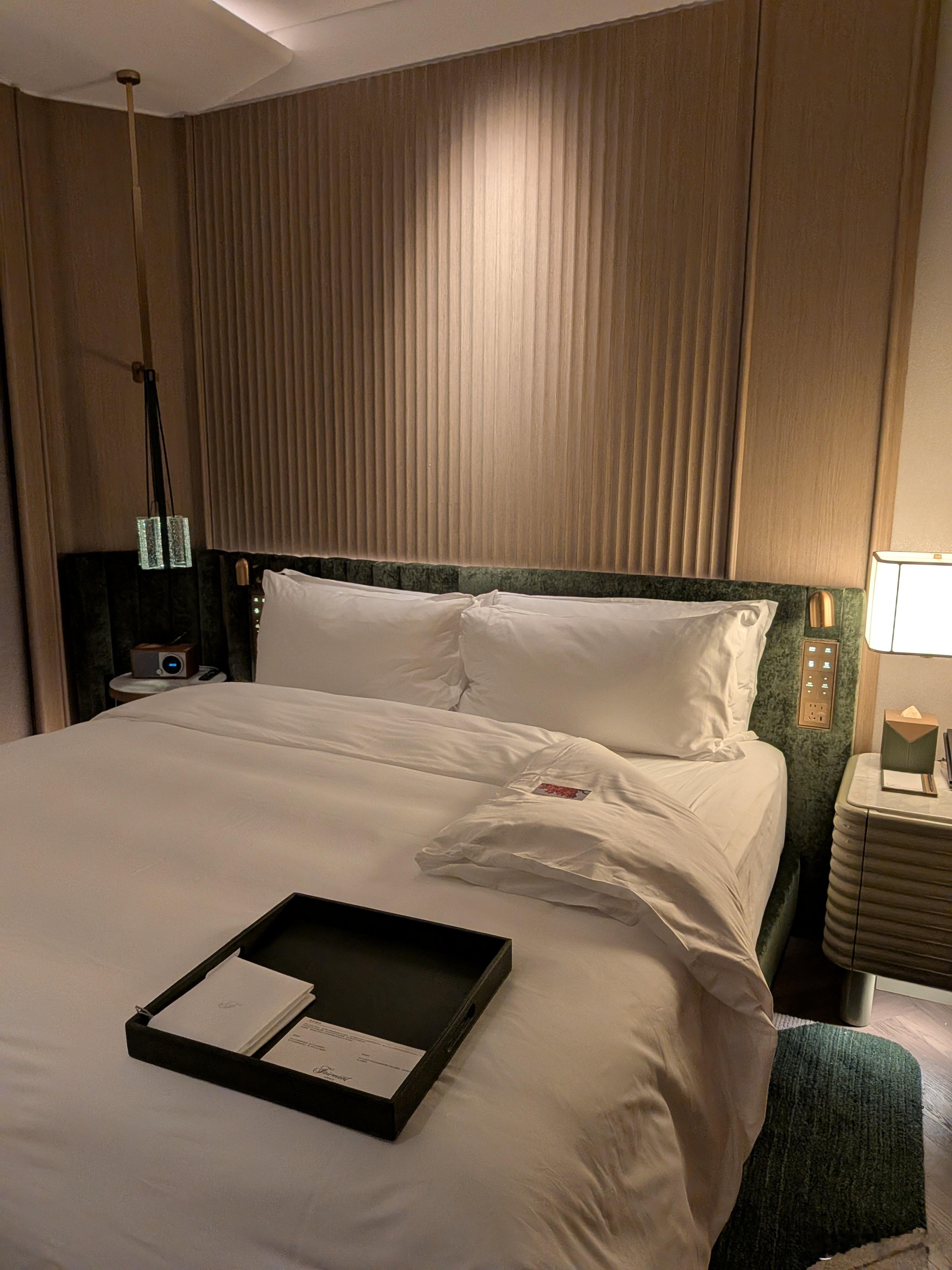 出差，又住厦门航空费尔蒙了。继续保持此前观点，开业快一周年了，服务水平依然在线。