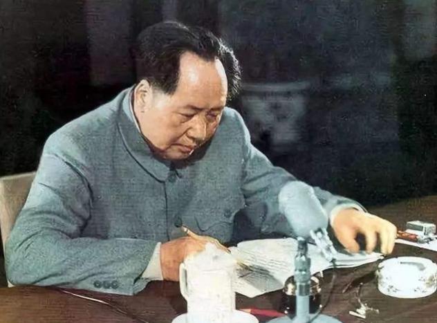 1976年9月9日，中央电台向全国播报毛主席逝世的消息时竟出现重大“播音事故”，