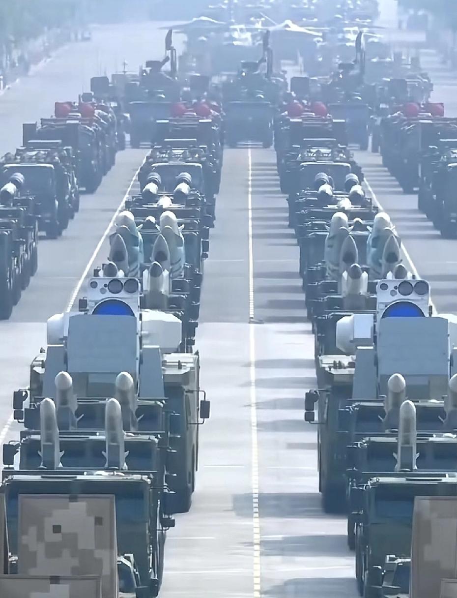 阅兵后，中国的强大，有人欢喜有人愁。俄罗斯欢喜，现在俄罗斯正与乌克兰打仗，中国