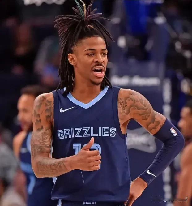 灰熊更衣室120%出问题了！看看正值巅峰的莫兰特，打得像一个老将，进攻端毫无