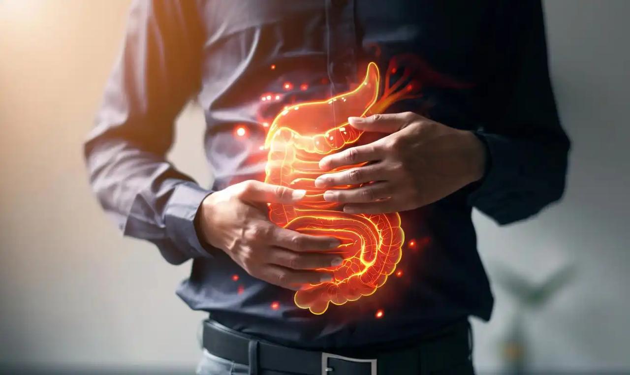 体内有癌，放屁先知？提醒：放屁出现3种异常，可能是肠癌的预警：天天放屁的人反而