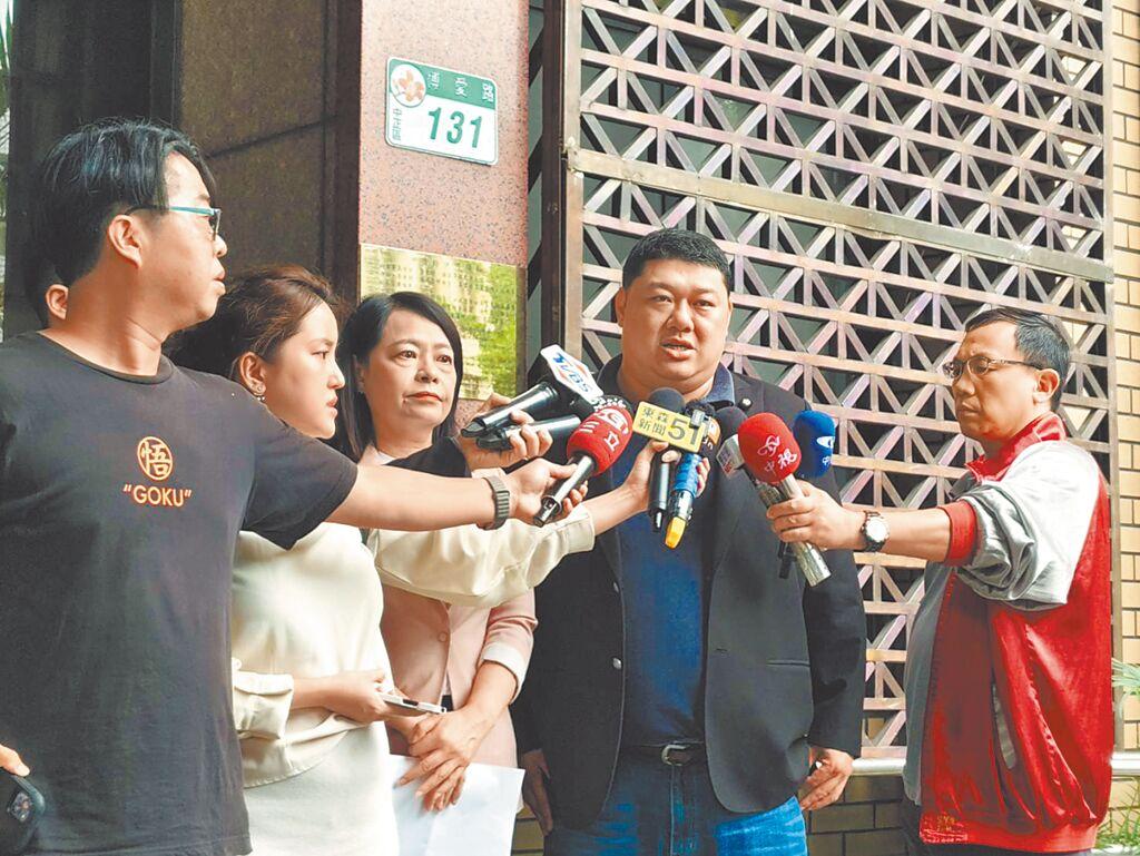 南投地区也出现了涉及“死亡连署”的情况。遭连署罢免的国民党籍南投县立委游颢指出，