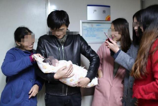 孕妇产下男婴, 就在全家人高兴得不行的时候, 传来了这样的噩耗