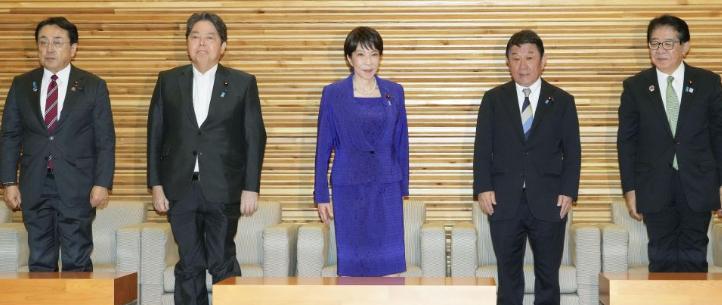 政坛动作来了！9月17日上午，日本临时内阁会议召开，高市早苗麾下全部阁僚集体提交