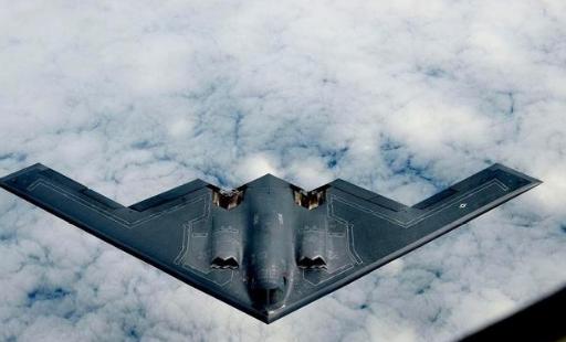 有人推演过，美军一级战备到底有多可怕。一架B-2轰炸机，不靠任何前线机场，直接从