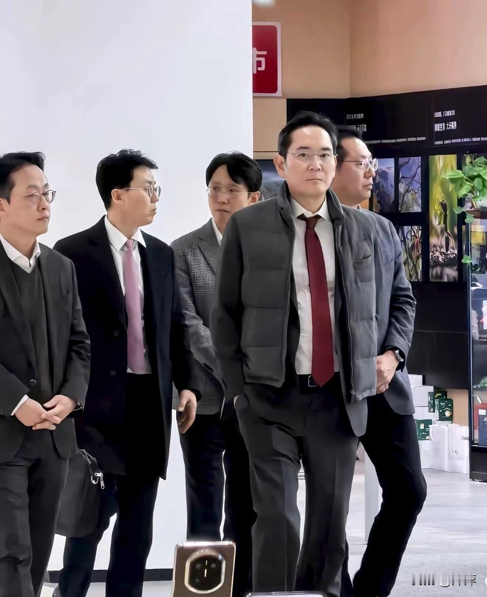 李在镕.到哪身后都跟着很多人