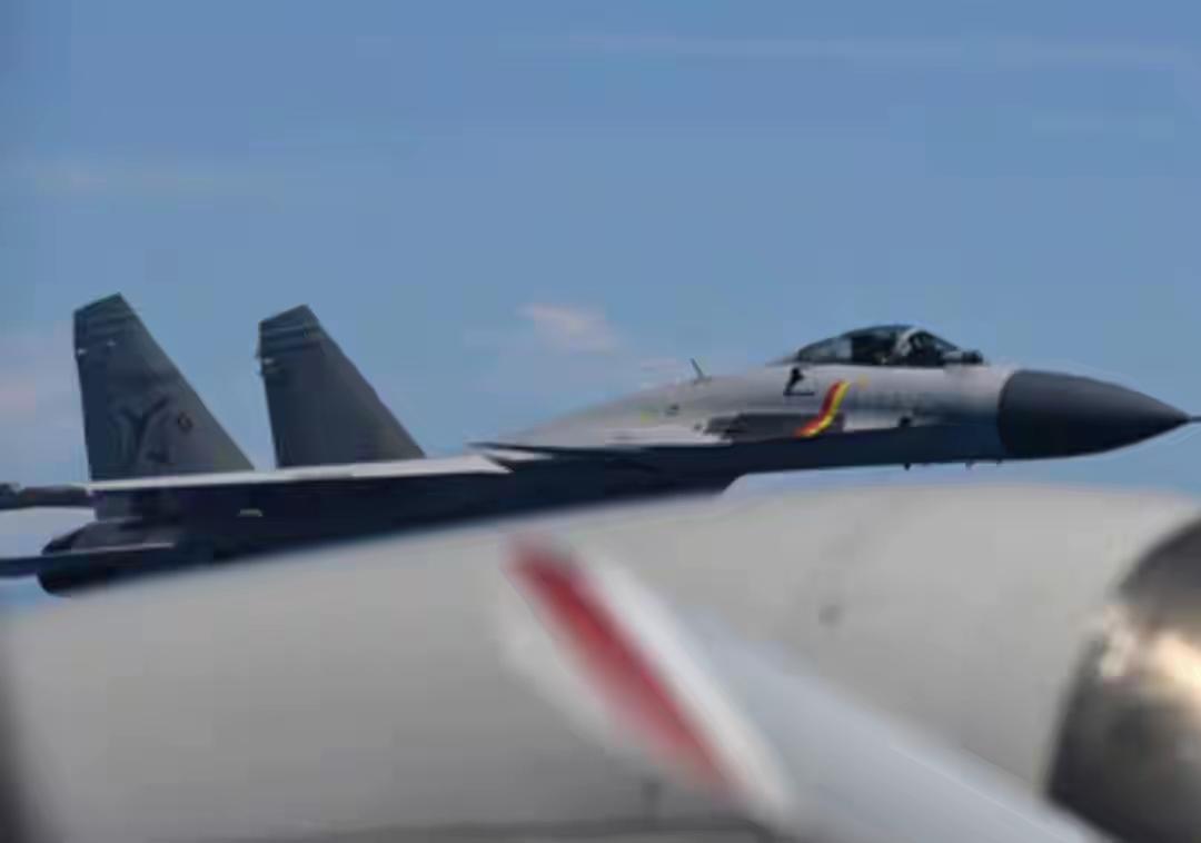 中日战机严重对峙，日本抵近我训练电磁空域滋扰，被击落可能性大增。看到这条消息