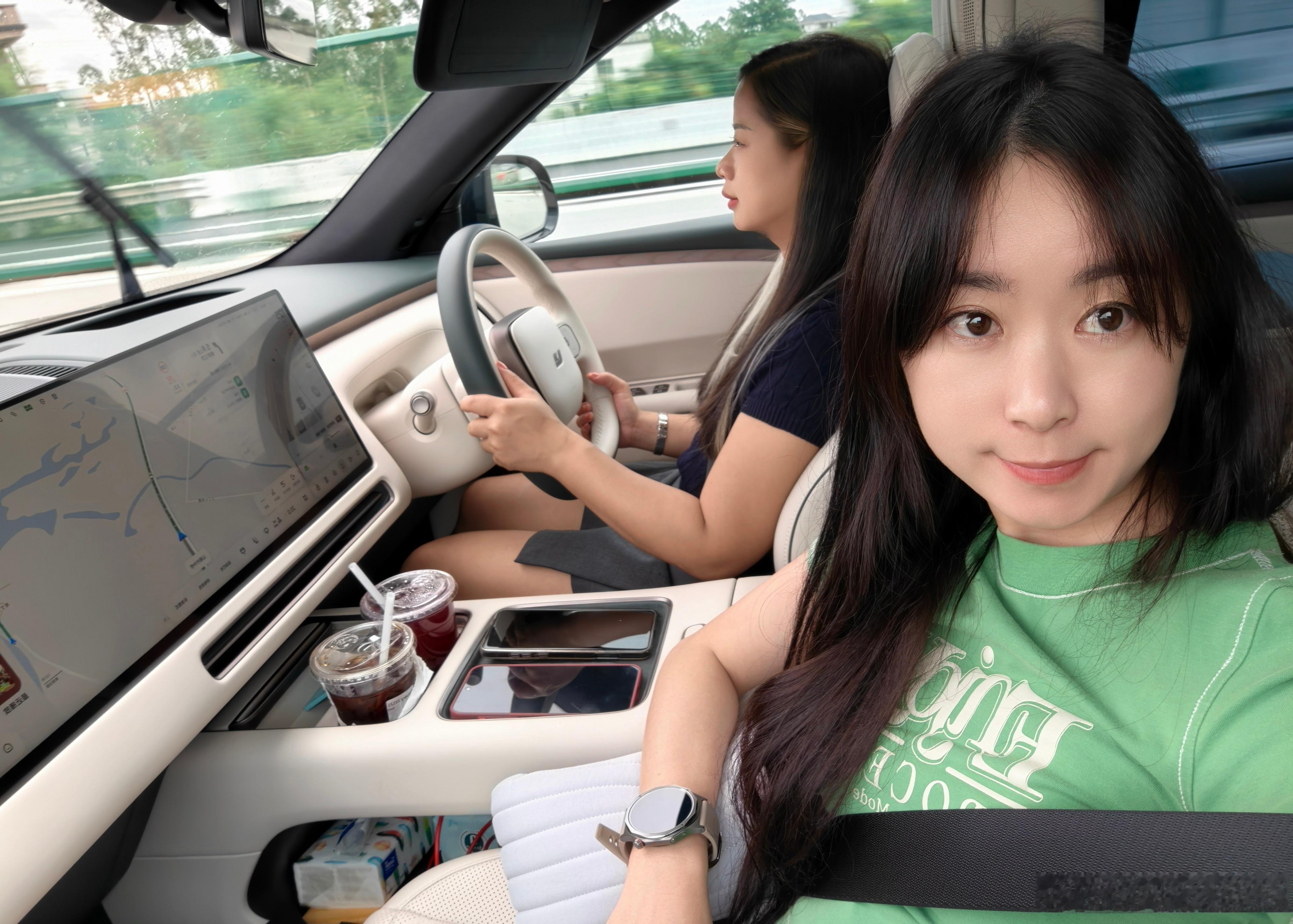 勇敢的人先享受世界，和闺蜜开上理想L9Livis又出发啦，明晚到云南！这次一起