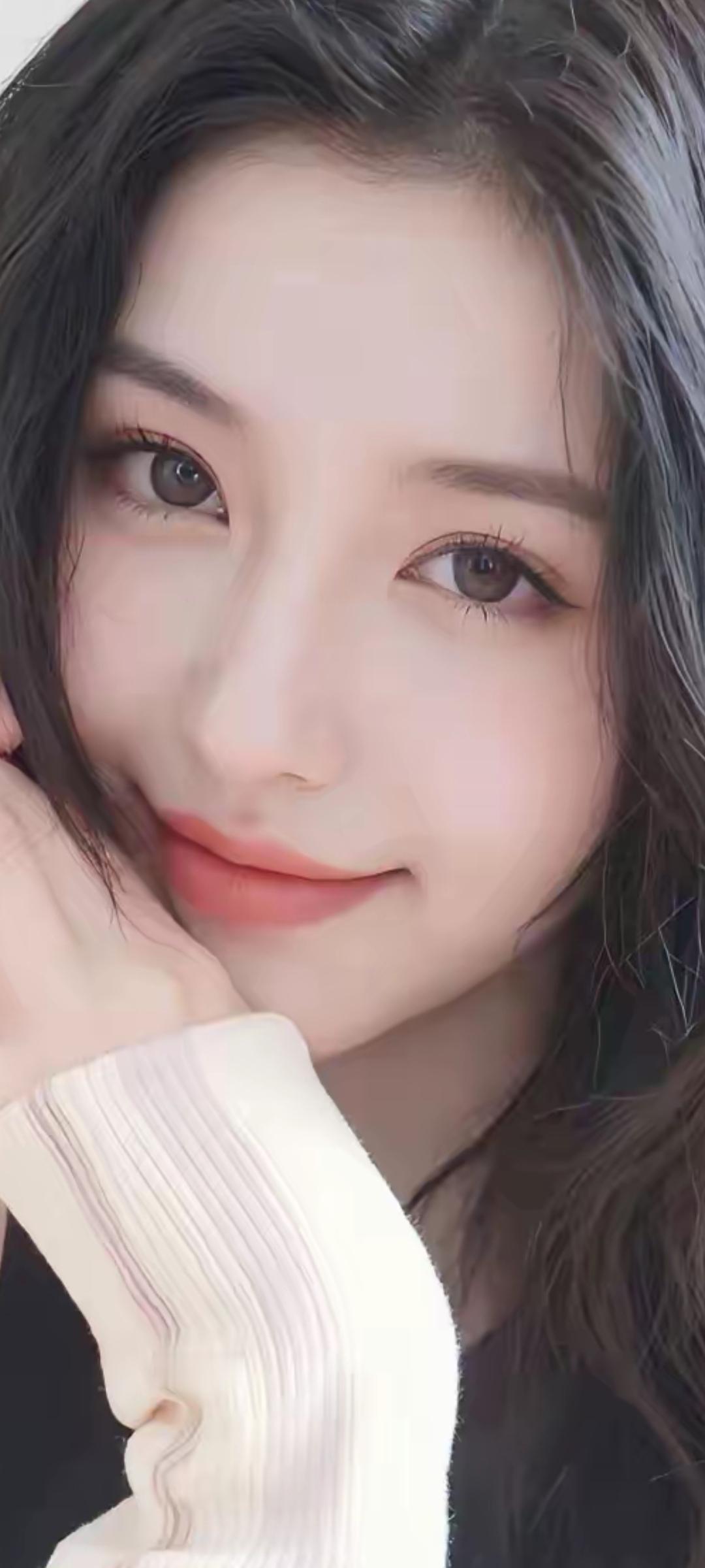 温柔微笑，甜美可人，元气满满的一天！😊✨