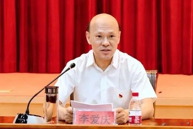 7月2日，哪怕是男顶流，在娱乐圈也不安全！李某被通报，在掌握钱权后，要求投资项