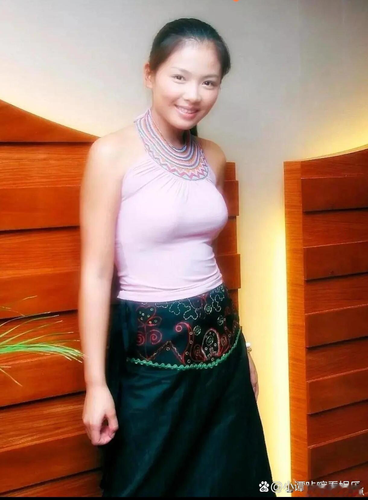 刘涛年轻时穿搭虽普通，但身材凹凸有致，如今女大十八变，气质简直绝了！