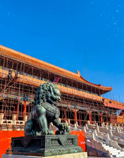 故宫缺钱到了什么地步，似乎永远入不敷出？故宫每年门票收入近8亿，文创收入大约15