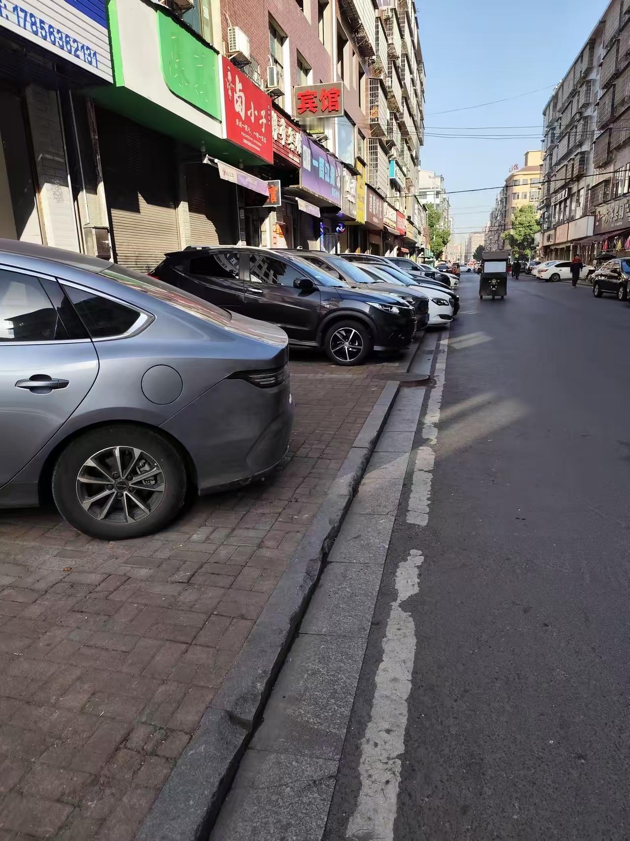 不管你信不信，这就是现实。买燃油车的占比为54%买纯电车的占比为30%。买