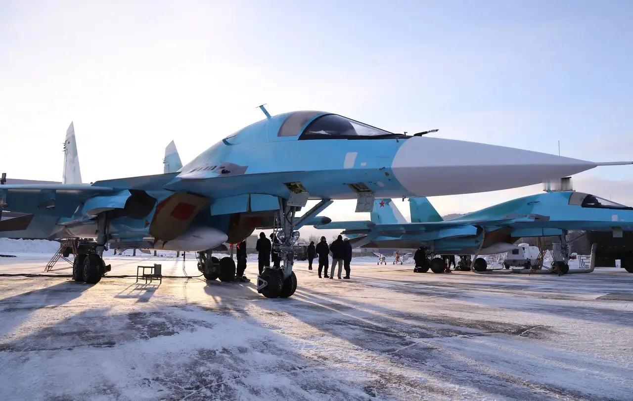 俄罗斯国家技术集团公司新闻处发布消息，俄罗斯空天军已接收一批新型苏-34前线轰炸