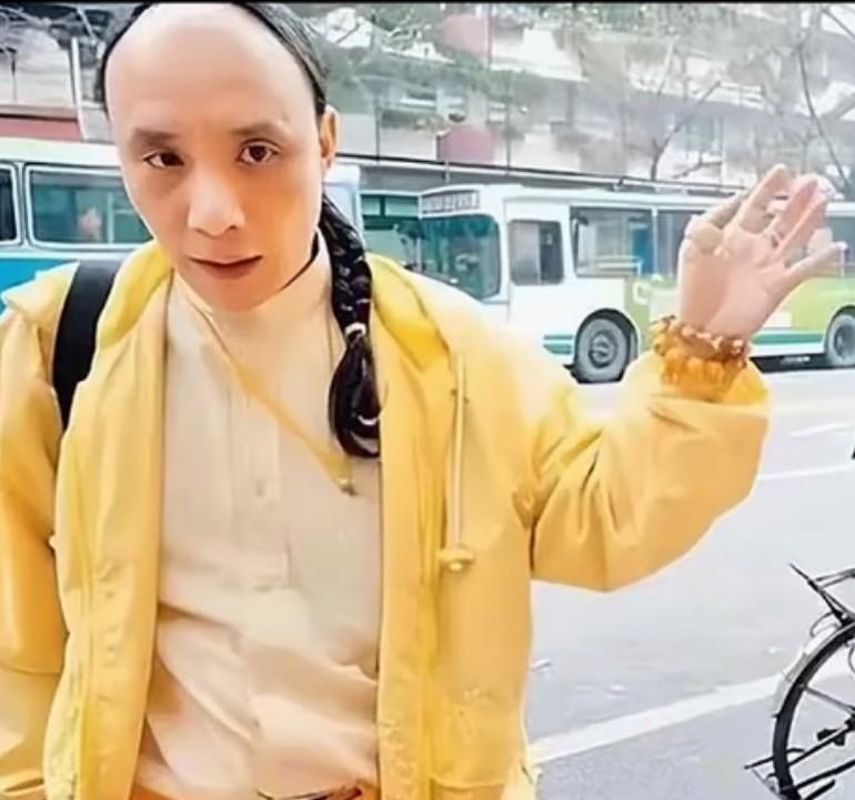 多尔衮十世孙露面，为保血统纯正不娶汉女，要求国家归还故宫祖产！故宫也不是他清朝