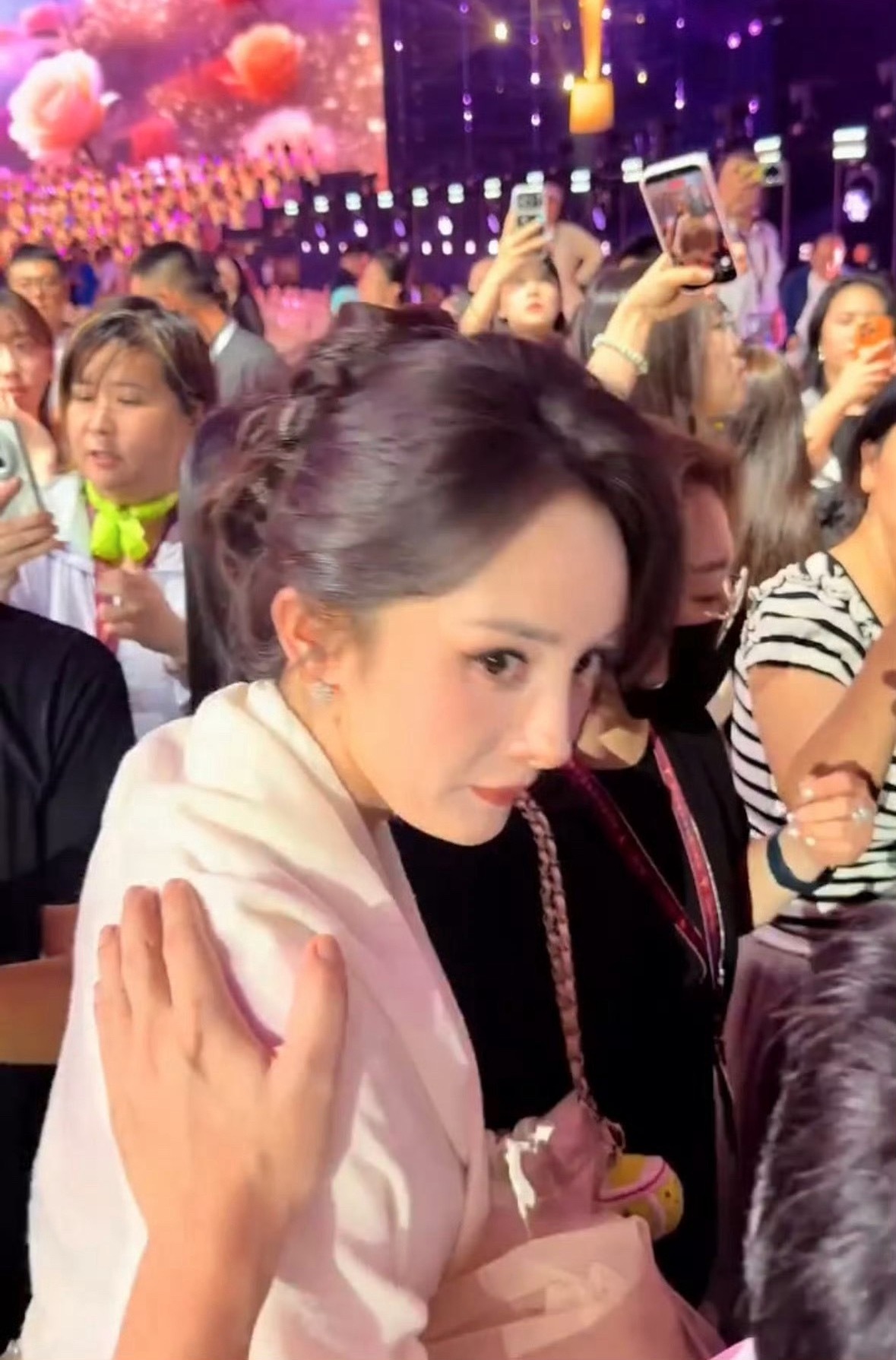 嗯？姐姐面相咋了？​​​