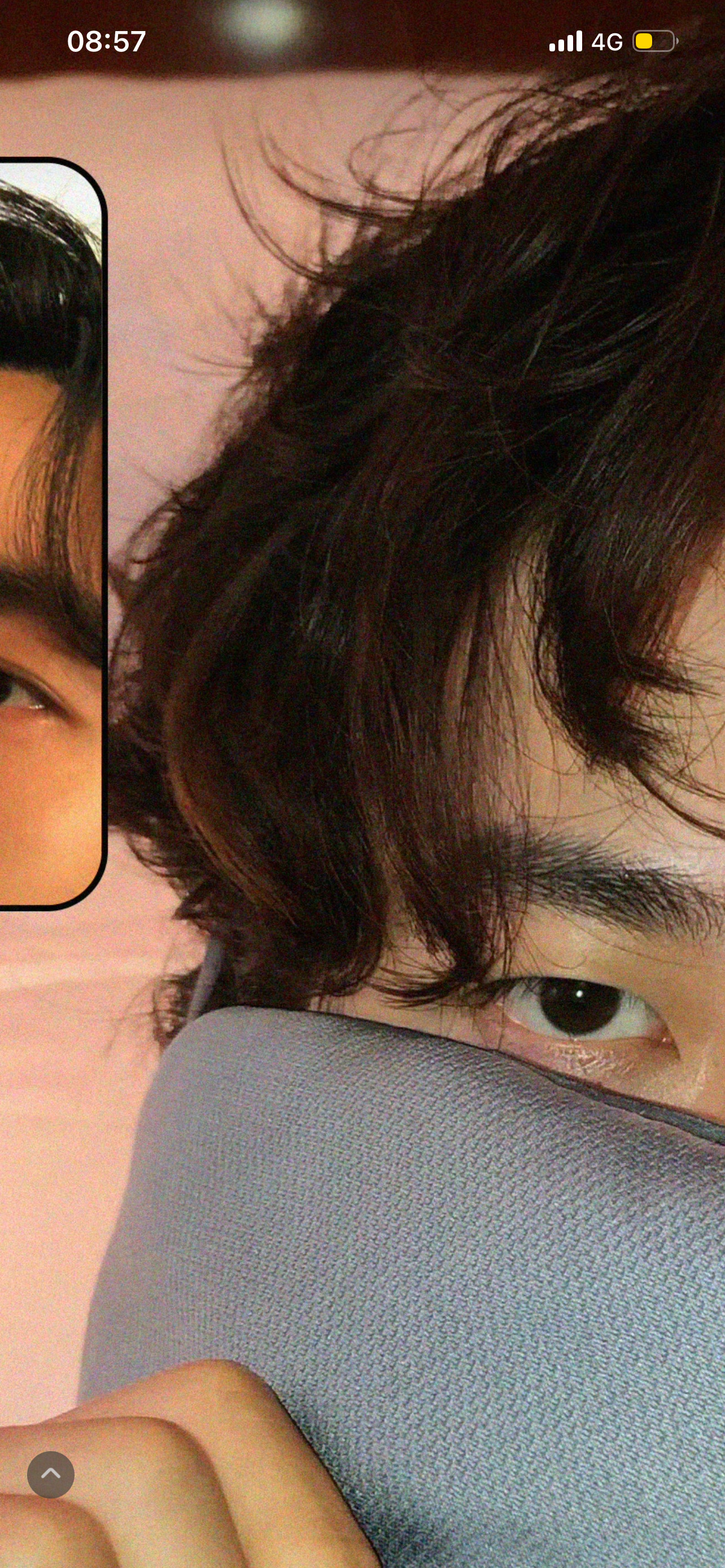 亲太多了吧这样看左边的眼睛好像赞赞😳​​​