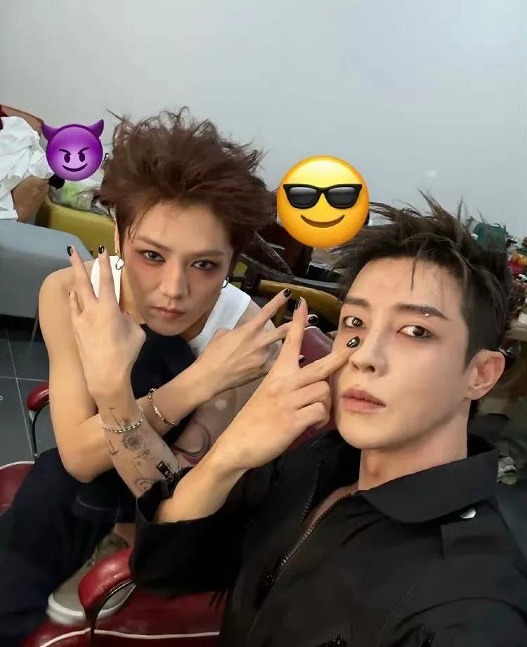 鹿晗高瀚宇：巡演舞台上的友情续章当鹿晗2025年亚洲巡演的灯光亮起，舞台中央