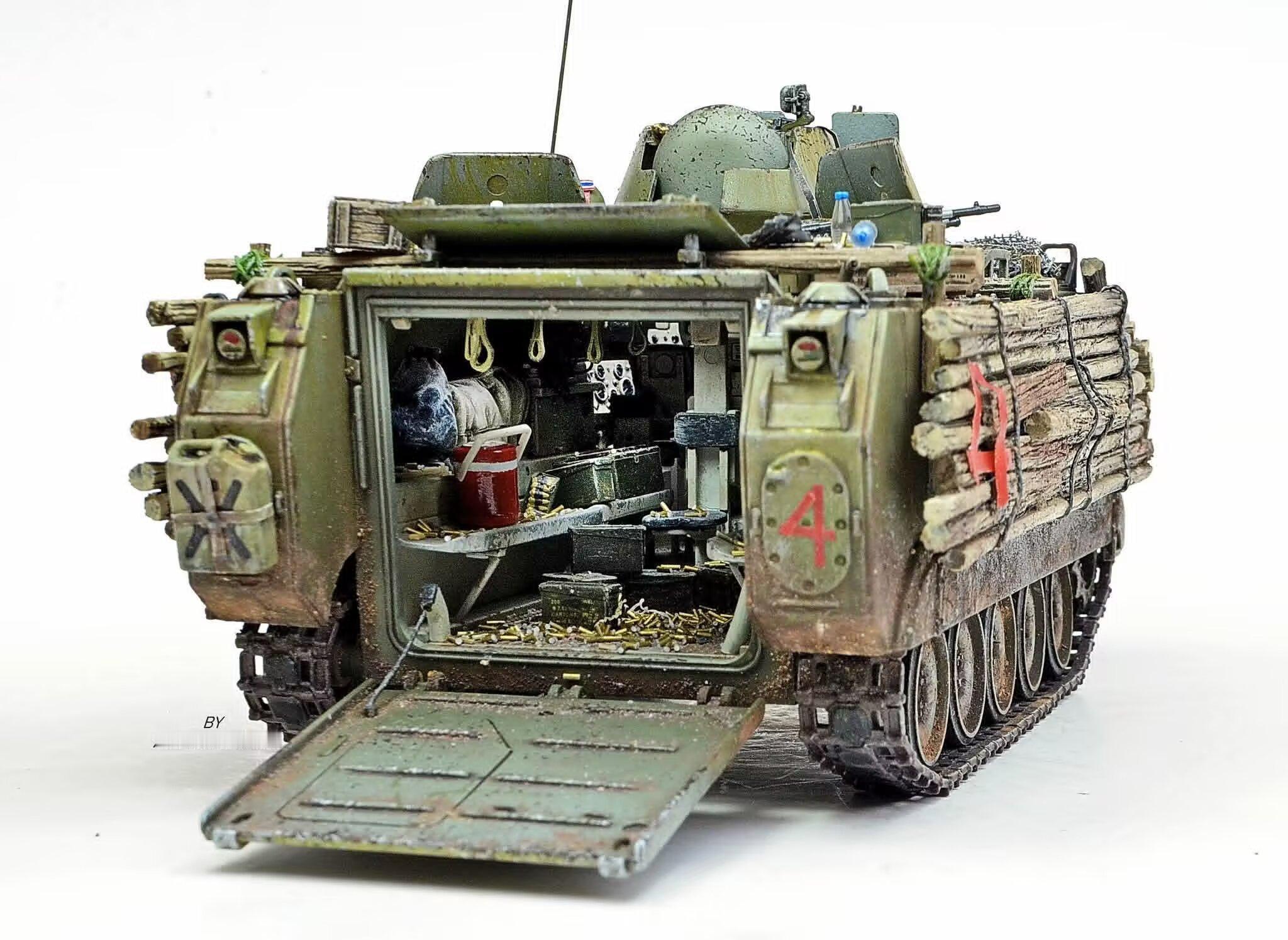 来自军模玩家AttakornChin制作的1/35比例的泰国皇家陆军M113A