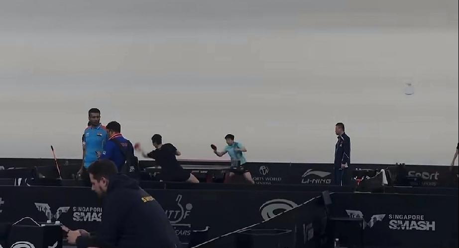 新加坡大满贯给莎莎的陪练是于之洋。他是谁？于之洋洛奥周期乒乓球队，女一队教练员