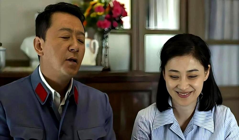 《父母爱情》里江德福回乡，哪是水土不服？他退休后带着安杰风光回老家，三十年了