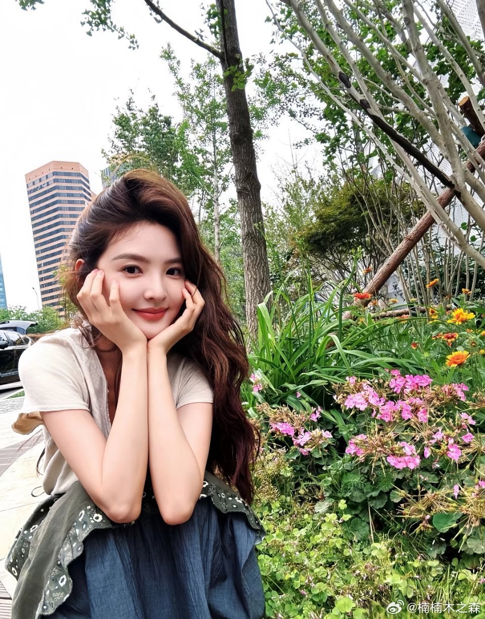 章若楠完全元气小白花啊！头像大库更新了